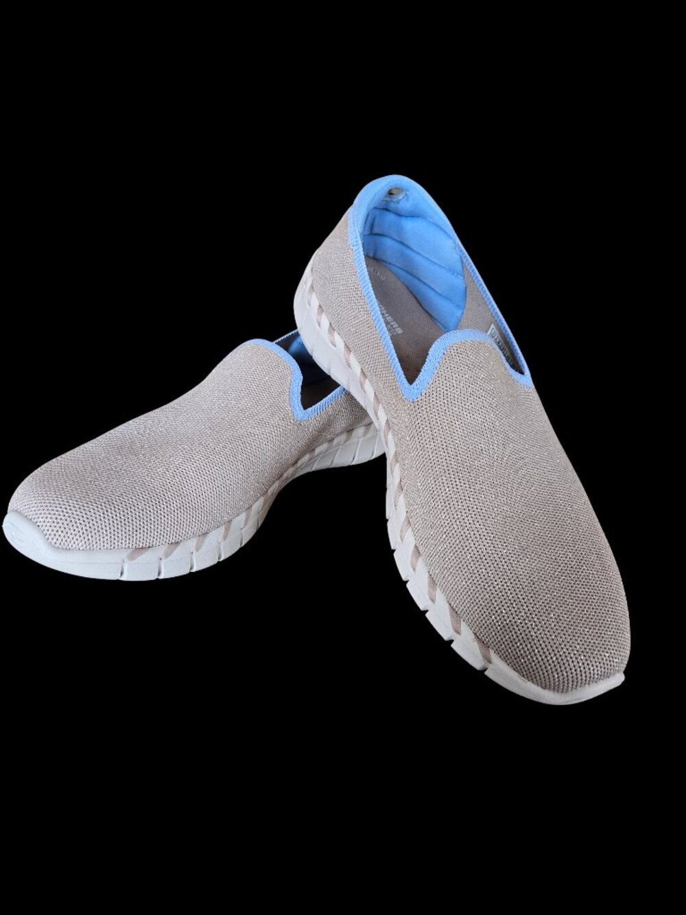 New Skechers Air-Cooled Goga Mat Sneakers – Women’s Size 11 – Light Beige with B